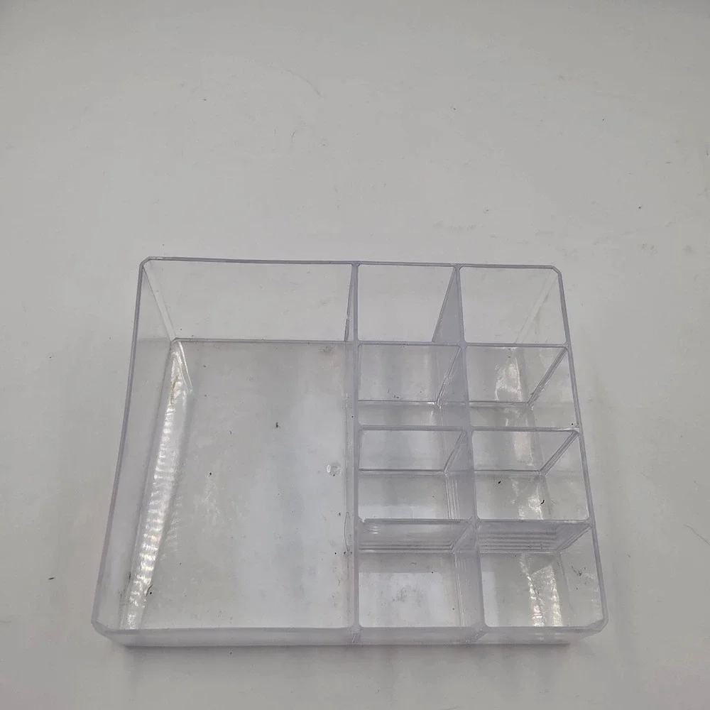 Unbranded acrylic makeup